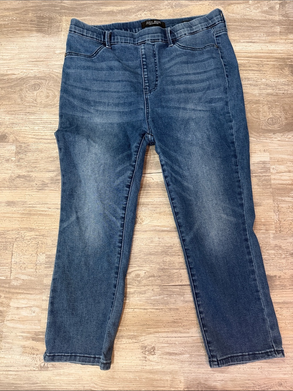 Judy Blue skinny fit Capri size 13/31